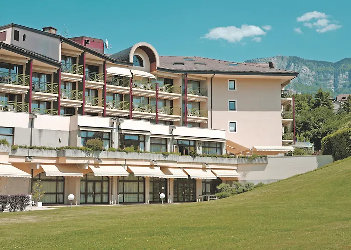 *** & Bleues Marlioz Hotel